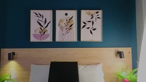 Snapshot of gabypetit chatting on 11.05.25 Gaby online show from 11.05.25