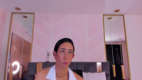 Snapshot of gabypetit chatting on 11.07.25 Gaby online show from 11.07.25