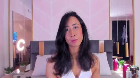 Snapshot of gabypetit chatting on 11.09.25 Gaby online show from 11.09.25