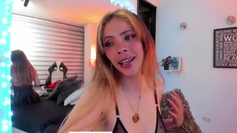 Snapshot of gabys_davisx chatting on 11.10.25 Gabby online show from 11.10.25