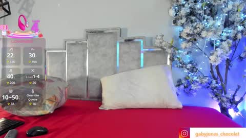 Snapshot of gabyyjones chatting on 10.08.25 gabyyjones online show from 10.08.25