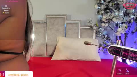 Snapshot of gabyyjones chatting on 10.11.25 gabyyjones online show from 10.11.25