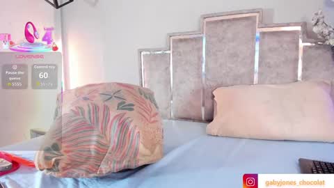 Snapshot of gabyyjones chatting on 11.05.25 gabyyjones online show from 11.05.25