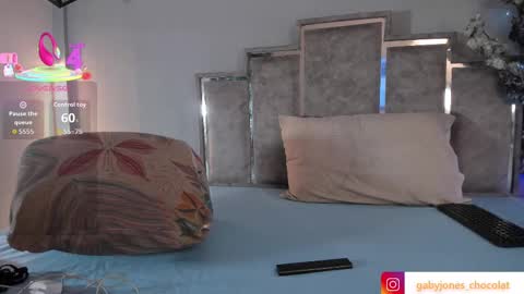 Snapshot of gabyyjones chatting on 11.11.25 gabyyjones online show from 11.11.25