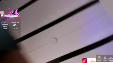 Snapshot of gabyyjones chatting on 11.12.25 gabyyjones online show from 11.12.25