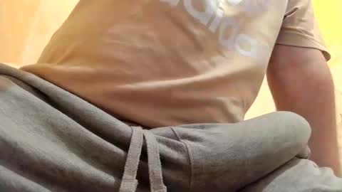 Snapshot of gae89tano chatting on 11.02.25 gae89tano online show from 11.02.25