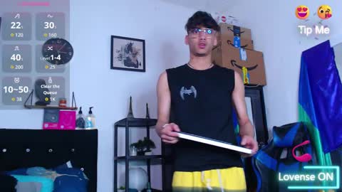 Snapshot of gael_jones chatting on 10.02.25 gael_jones online show from 10.02.25