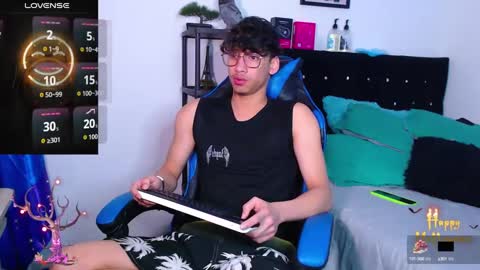 Snapshot of gael_jones chatting on 10.14.25 gael_jones online show from 10.14.25