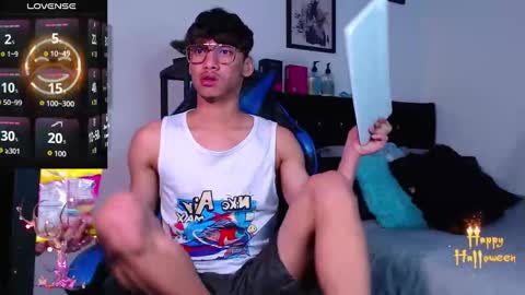 Snapshot of gael_jones chatting on 10.21.25 gael_jones online show from 10.21.25