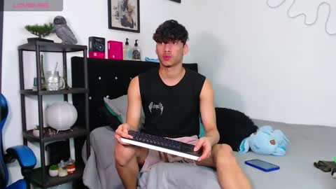 Snapshot of gael_jones chatting on 10.26.25 gael_jones online show from 10.26.25