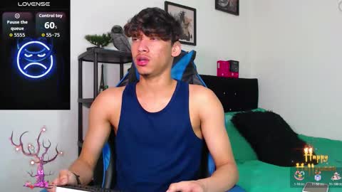 Snapshot of gael_jones chatting on 11.02.25 gael_jones online show from 11.02.25