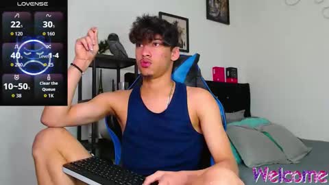 Snapshot of gael_jones chatting on 11.06.25 gael_jones online show from 11.06.25