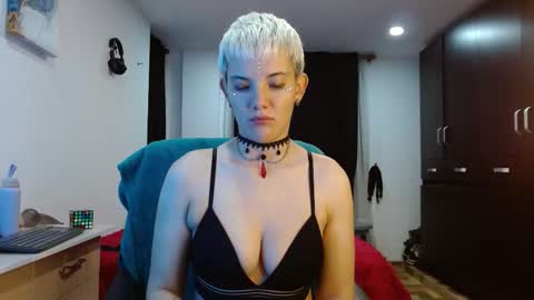 Gaia Plath online show from 03.12.26