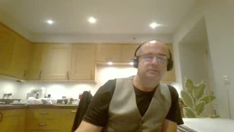 Snapshot of galacx chatting on 12.08.24 galacx online show from 12.08.24