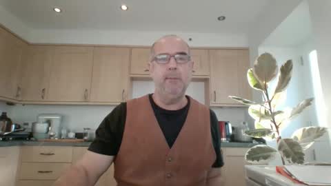 Snapshot of galacx chatting on 11.10.25 galacx online show from 11.10.25