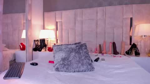  Gale  online show from 02.23.25