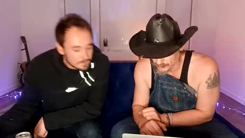 Snapshot of gapegasp chatting on 11.11.25 gapegasp online show from 11.11.25