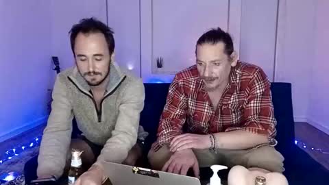 Snapshot of gapegasp chatting on 11.12.25 gapegasp online show from 11.12.25