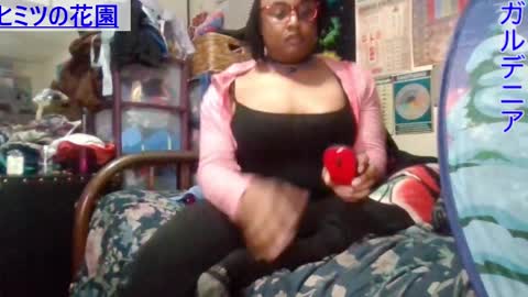 Snapshot of gardeniaspear chatting on 02.07.25 Gardenia online show from 02.07.25