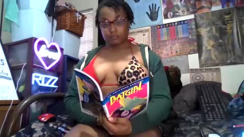 Snapshot of gardeniaspear chatting on 10.18.25 Gardenia online show from 10.18.25