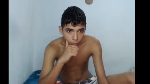 Snapshot of gato_fresa chatting on 10.19.25 gato_fresa online show from 10.19.25
