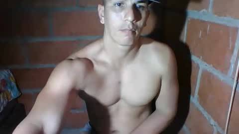 Snapshot of gattitosexy_95 chatting on 04.30.26 gattitosexy_95 online show from 04.30.26