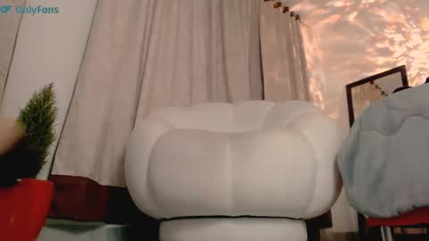 Isabela online show from 03.10.25