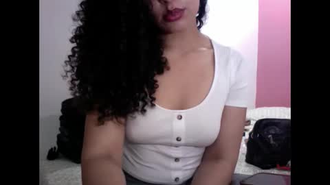 Snapshot of gatubelahotxxx chatting on 12.24.24 gatubelahotxxx online show from 12.24.24