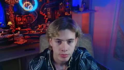 Snapshot of gemdominus chatting on 10.13.25 Gem Dominus online show from 10.13.25