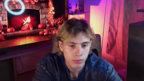 Snapshot of gemdominus chatting on 10.30.25 Gem Dominus online show from 10.30.25