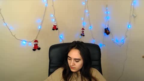 Snapshot of gemma_arterton chatting on 12.28.24 Gemma online show from 12.28.24