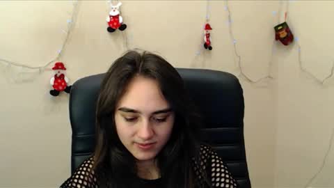 Snapshot of gemma_arterton chatting on 01.04.25 Gemma online show from 01.04.25