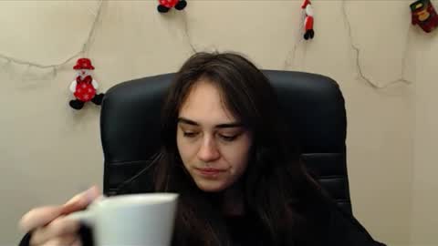 Snapshot of gemma_arterton chatting on 01.05.25 Gemma online show from 01.05.25