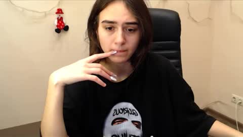 Snapshot of gemma_arterton chatting on 01.08.25 Gemma online show from 01.08.25