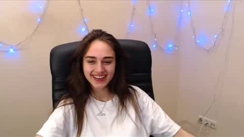 Snapshot of gemma_arterton chatting on 03.10.25 Gemma online show from 03.10.25