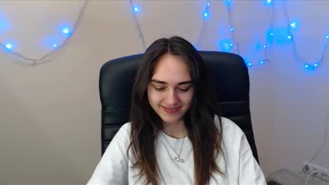 Snapshot of gemma_arterton chatting on 03.11.25 Gemma online show from 03.11.25