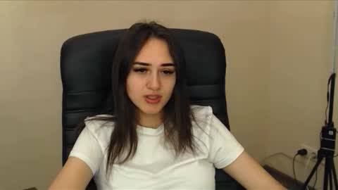 Snapshot of gemma_arterton chatting on 10.30.25 Gemma online show from 10.30.25