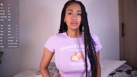 Snapshot of gemmacarter_ chatting on 11.05.25 online show from 11.05.25