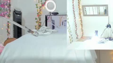 Snapshot of genesis__love_ chatting on 10.02.25 Genesis online show from 10.02.25