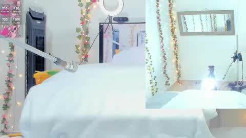 Snapshot of genesis__love_ chatting on 10.05.25 Genesis online show from 10.05.25