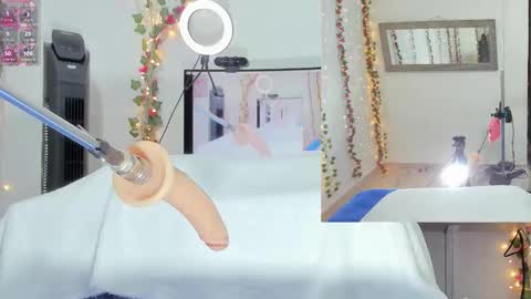 Snapshot of genesis__love_ chatting on 10.09.25 Genesis online show from 10.09.25