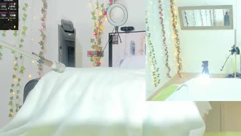 Snapshot of genesis__love_ chatting on 10.17.25 Genesis online show from 10.17.25