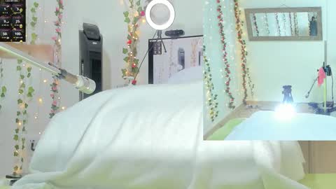 Snapshot of genesis__love_ chatting on 10.18.25 Genesis online show from 10.18.25