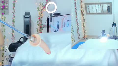 Snapshot of genesis__love_ chatting on 10.26.25 Genesis online show from 10.26.25