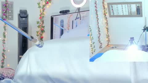 Snapshot of genesis__love_ chatting on 11.18.25 Genesis online show from 11.18.25