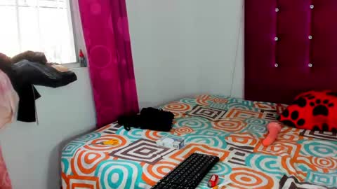 Snapshot of genesis_doll chatting on 07.18.26 genesis_doll online show from 07.18.26