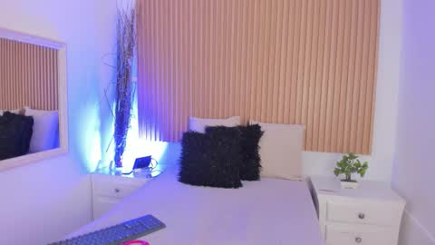 Snapshot of genesisruiz chatting on 02.25.26 online show from 02.25.26