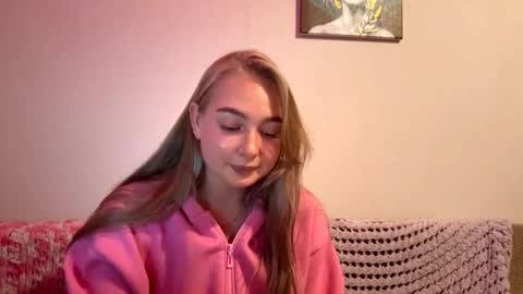 Snapshot of geniaberke chatting on 10.10.25 geniaberke online show from 10.10.25