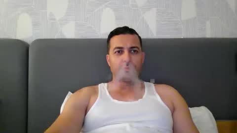 Snapshot of genteldevil chatting on 05.05.26 genteldevil online show from 05.05.26