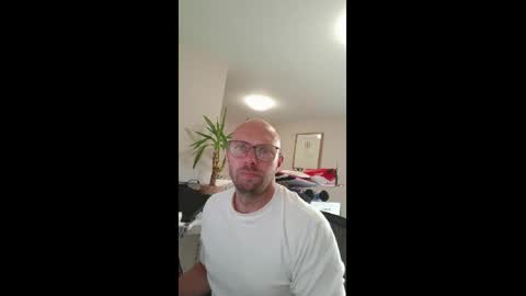 Snapshot of genuinecouple69 chatting on 10.02.25 genuinecouple69 online show from 10.02.25